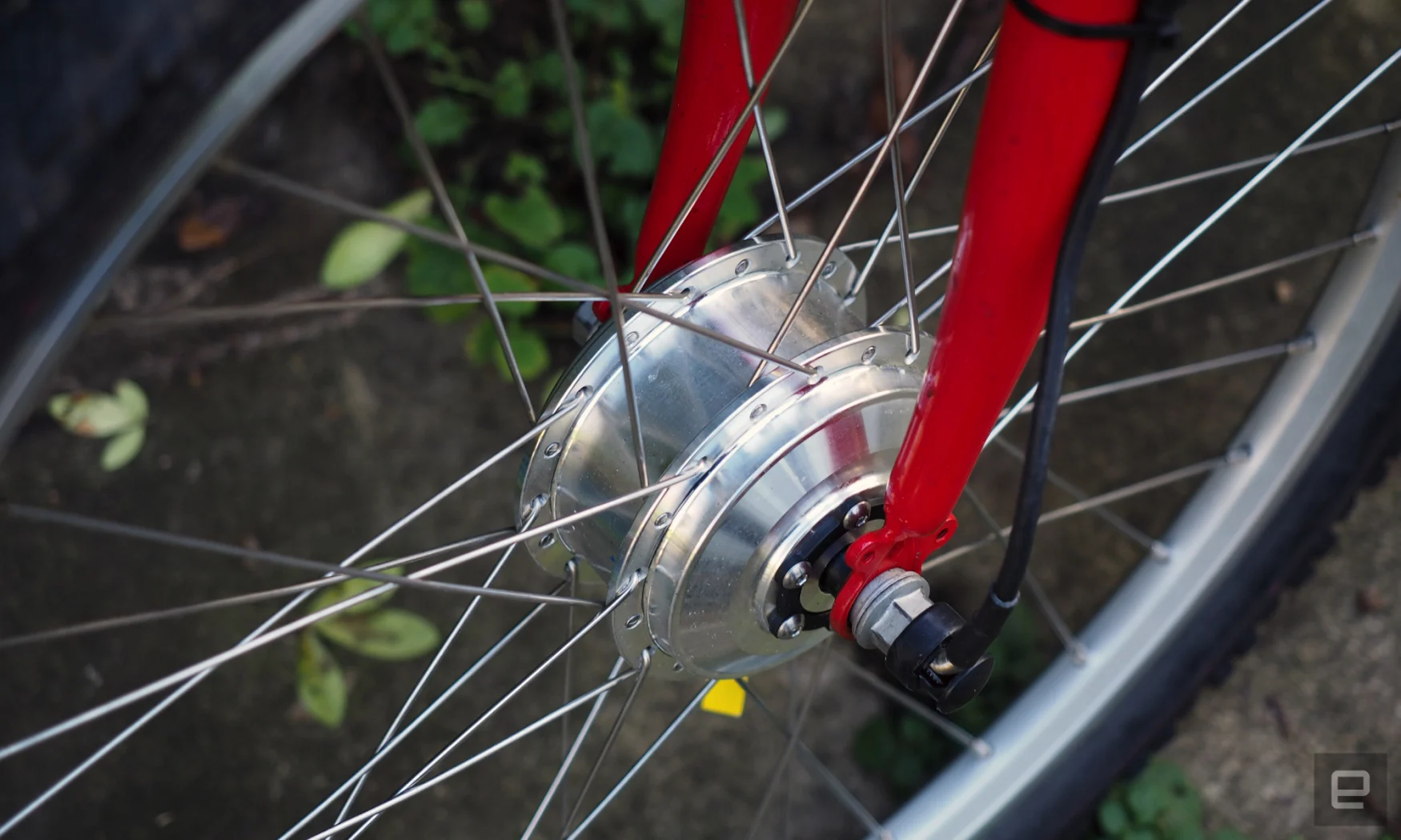 Close up of the Swytch Kit (2022) front wheel hub motor.