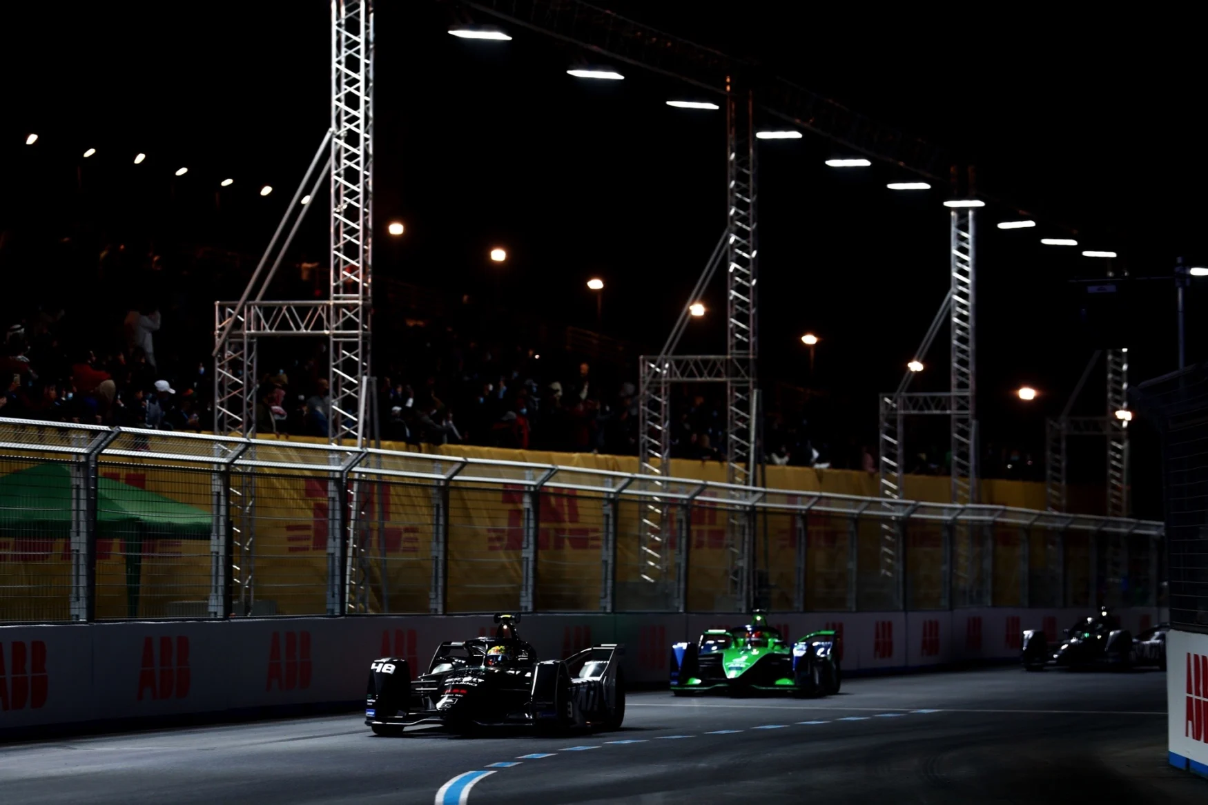 RIYADH STREET CIRCUIT, SAUDI ARABIA - JANUARY 29: Edoardo Mortara (CHE), ROKiT Venturi Racing, Silver Arrow 02 during the Diriyah ePrix II at Riyadh Street Circuit on Saturday January 29, 2022 in Riyadh, Saudi Arabia. (Photo by Sam Bloxham / LAT Images)