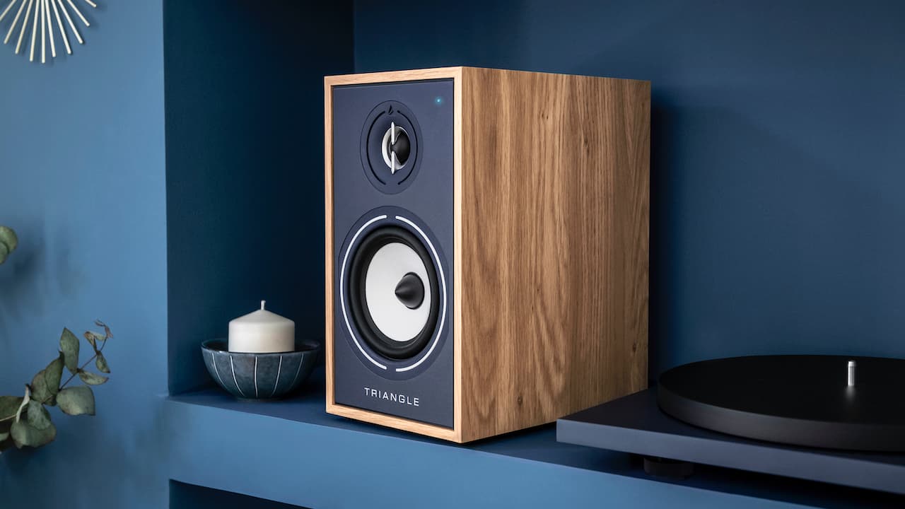 Triangle Borea Br03 Bluetooth Speaker in light oak and blue