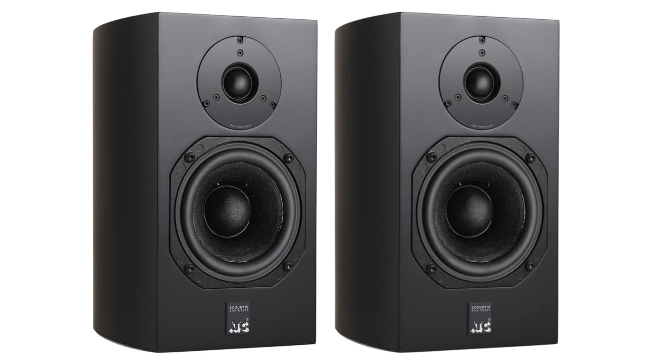 ATC SCM7 Bookshelf Speakers in Satin Black