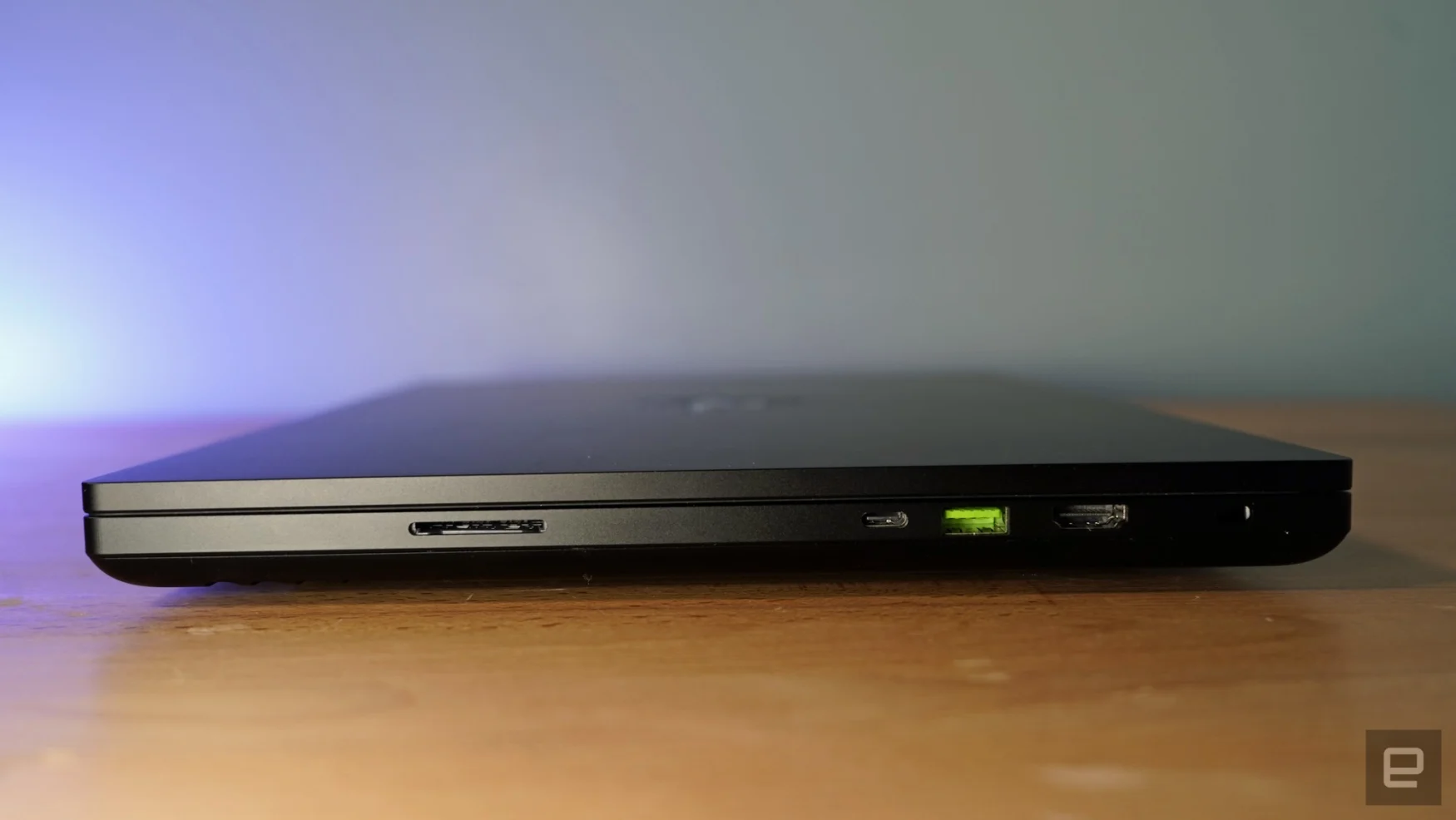 Razer Blade 16 USB ports and SD card slot