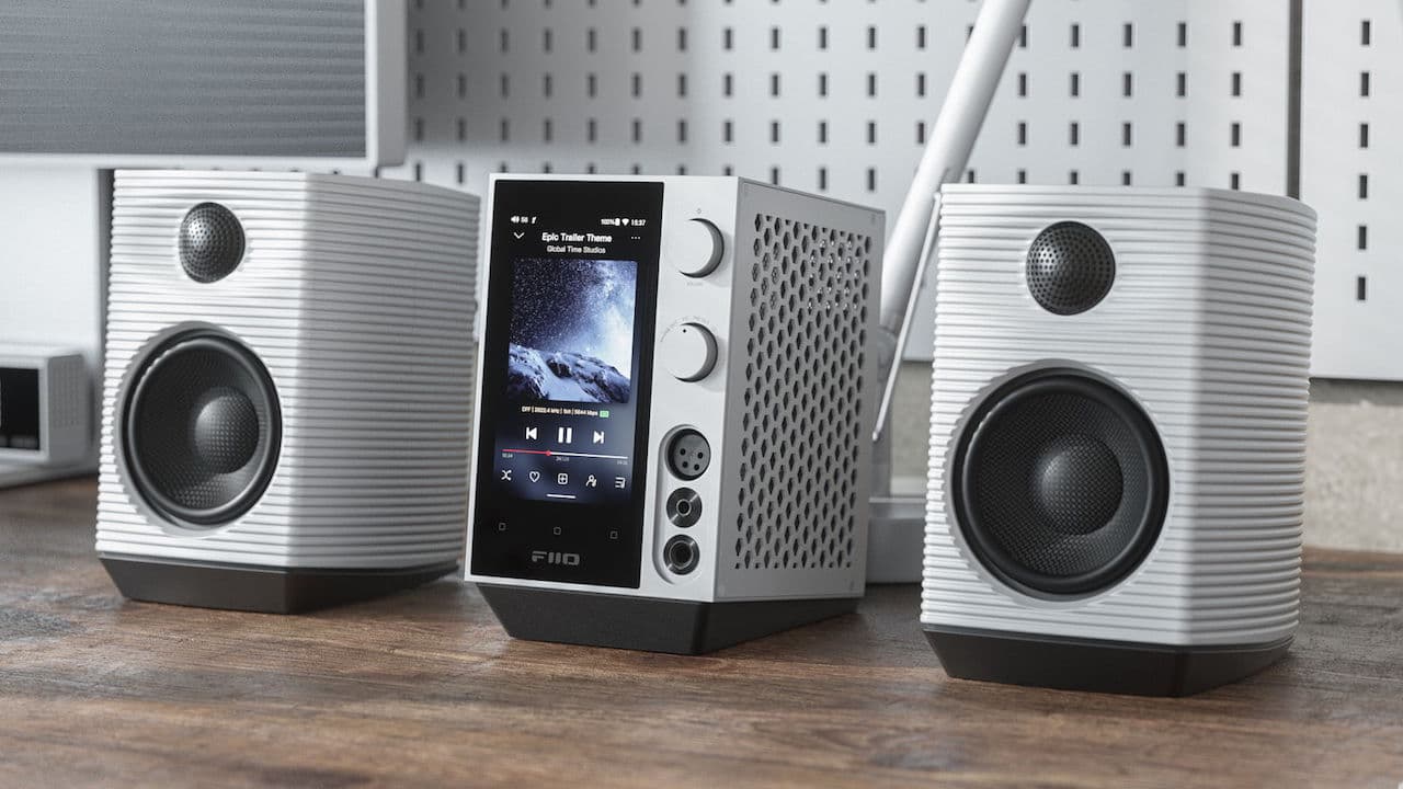 FiiO R7 Desktop Music Streamer with SP3 Active Loudspeakers in Silver