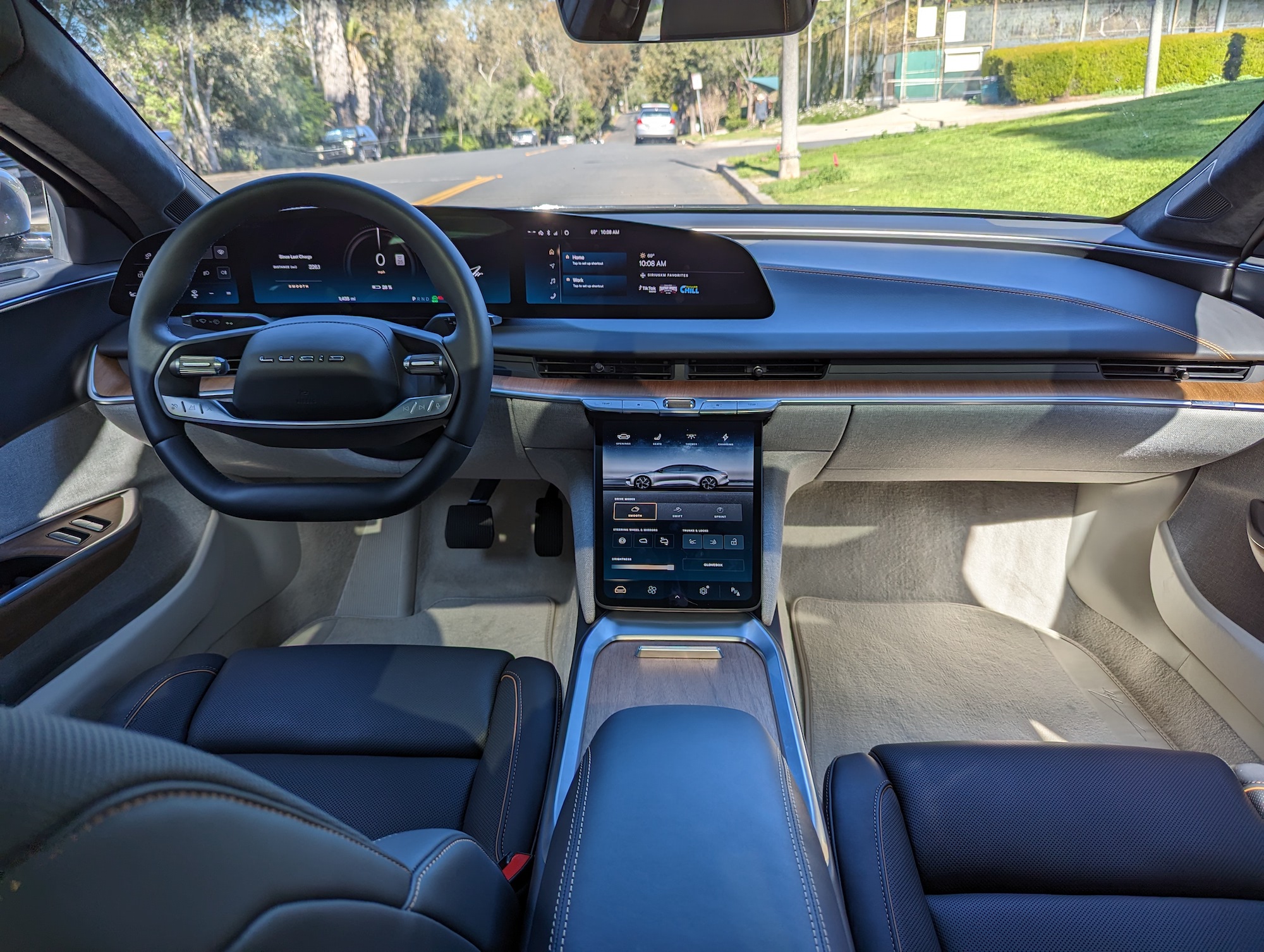 lucid Air touring Interior 