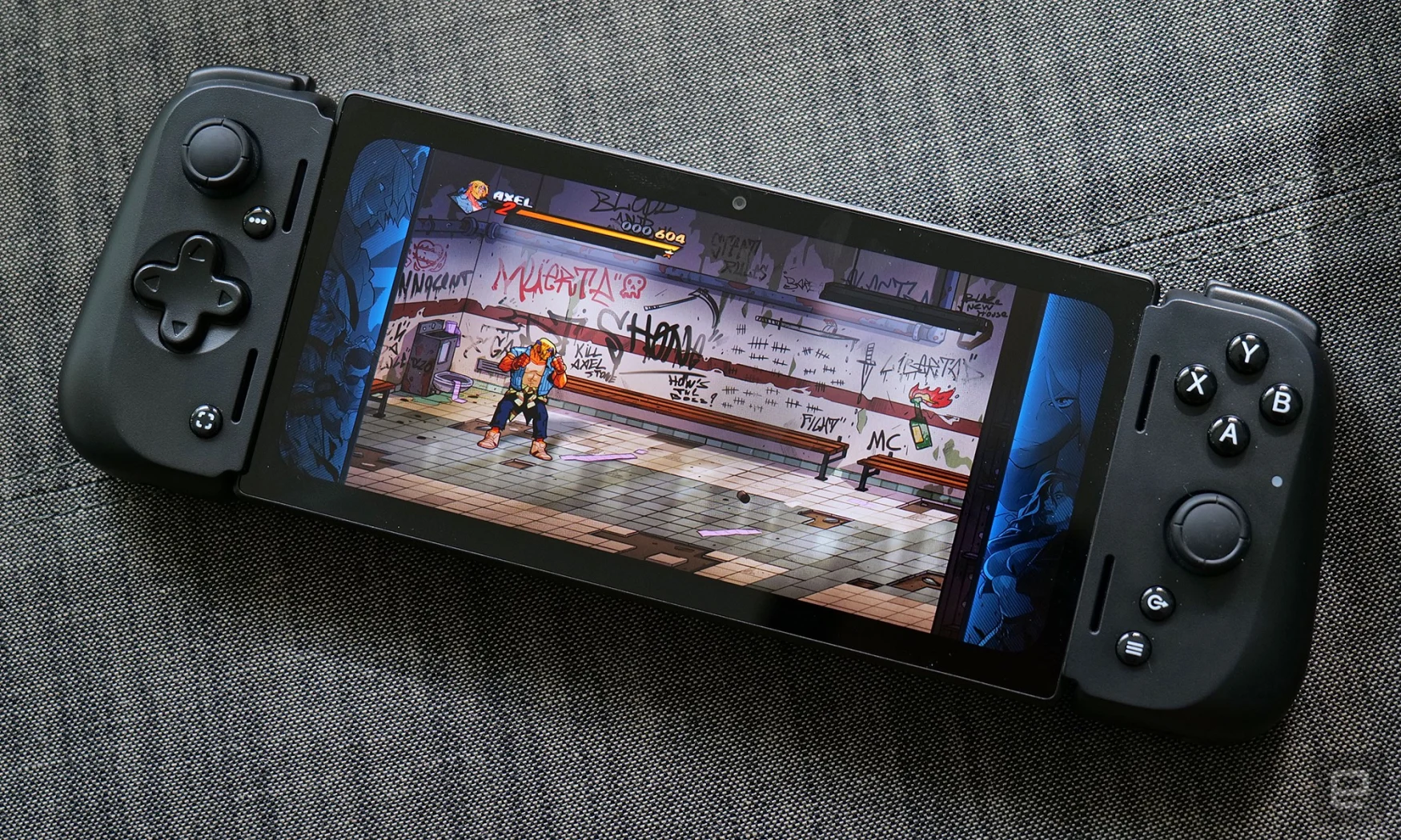 In games like Streets of Rage 4 with native controller support, the Razer Edge will automatically detect that which makes setup extremely easy.