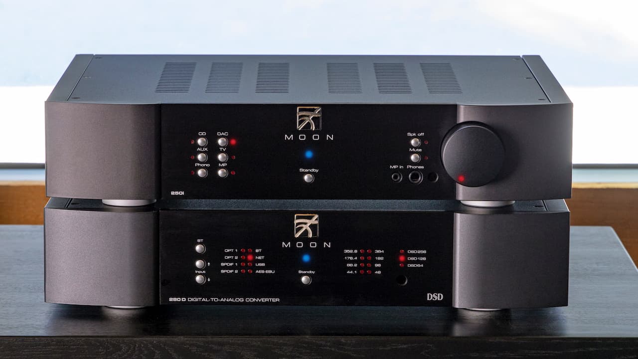 Moon Audio 250i v2 Integrated Amplifier atop 280D DAC