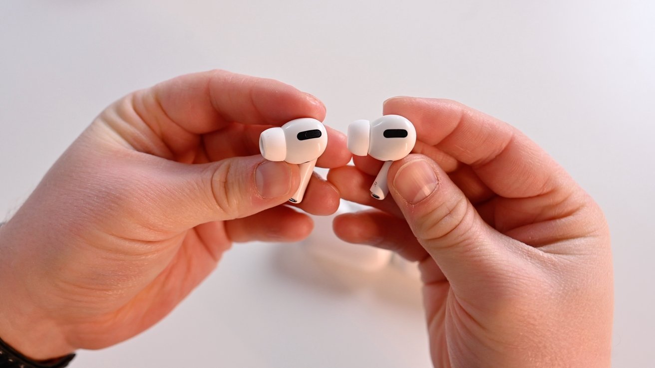Fake (left) versus the real (right) AirPods Pro