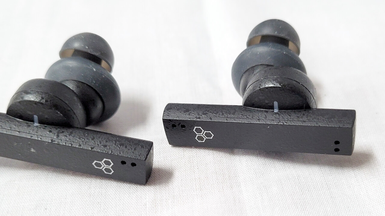 Final Audio ZE8000 Wireless Earphone Pair