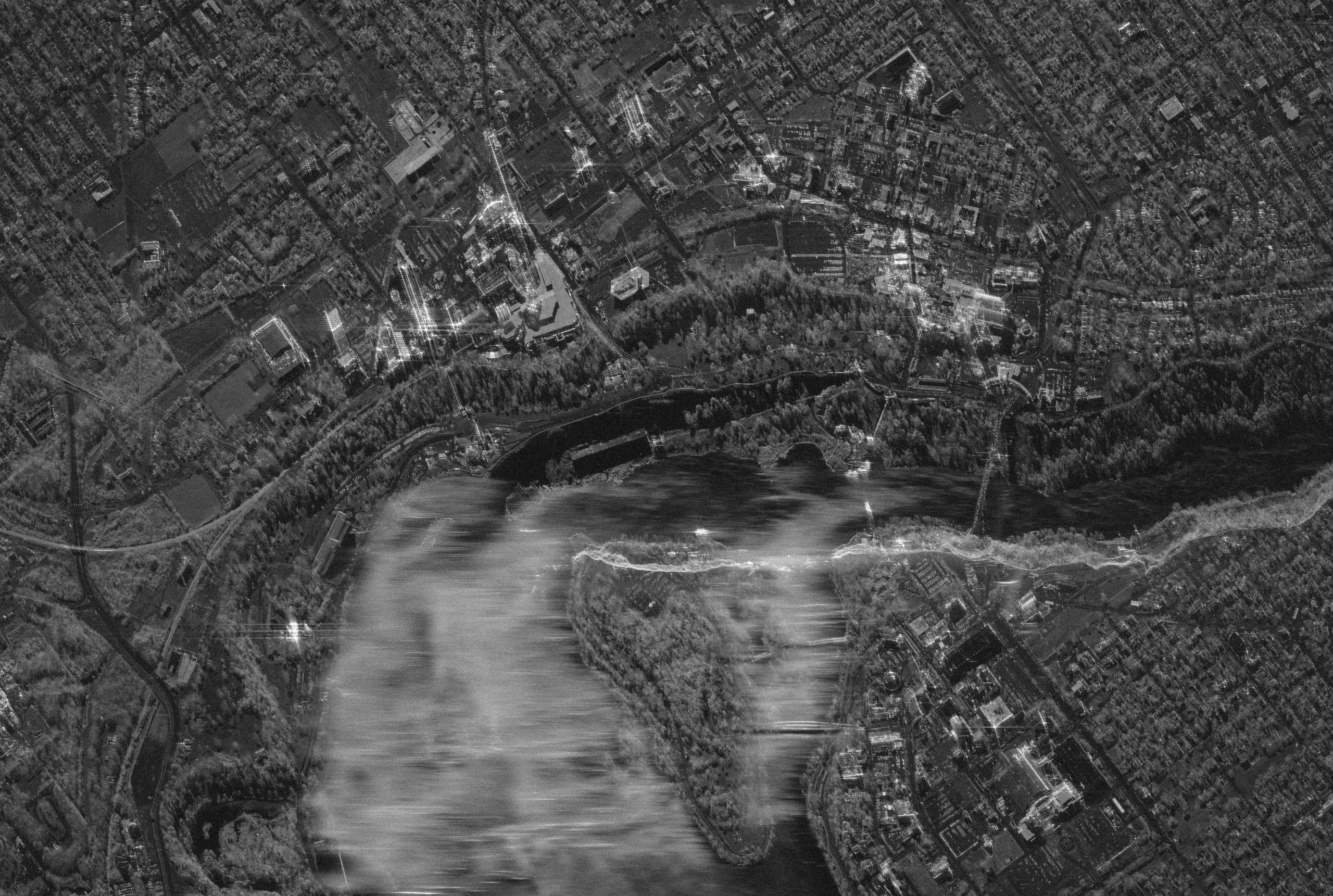 Satellite imagery of Niagara Falls